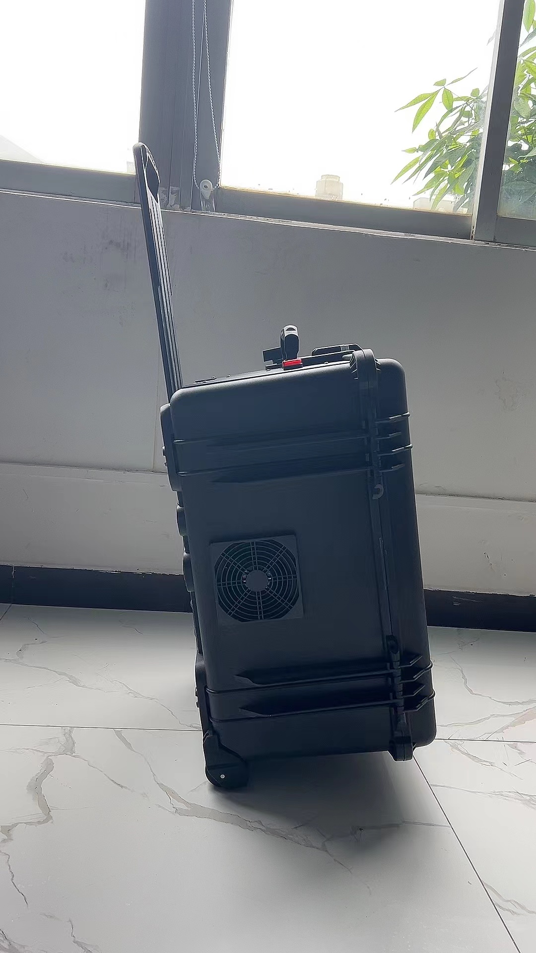 竞秀手拉箱型移动通信干扰器